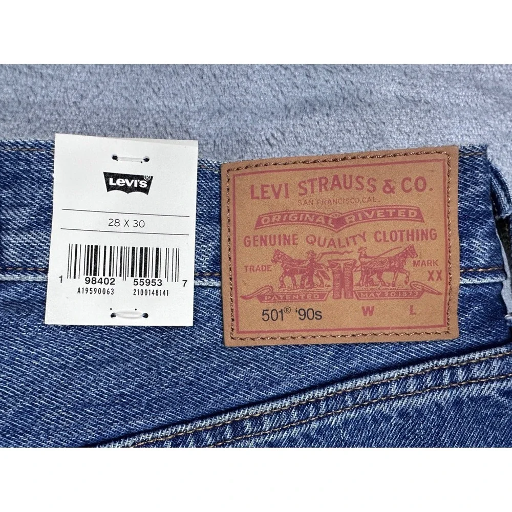 Levis 501 90s Selvedge Denim Jeans Womens 28x30 Blue Straight Leg A1959-0063 NWT - Picture 16 of 16